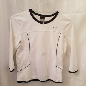EUC. Nike DriFitPerformance Athletic Top Size M